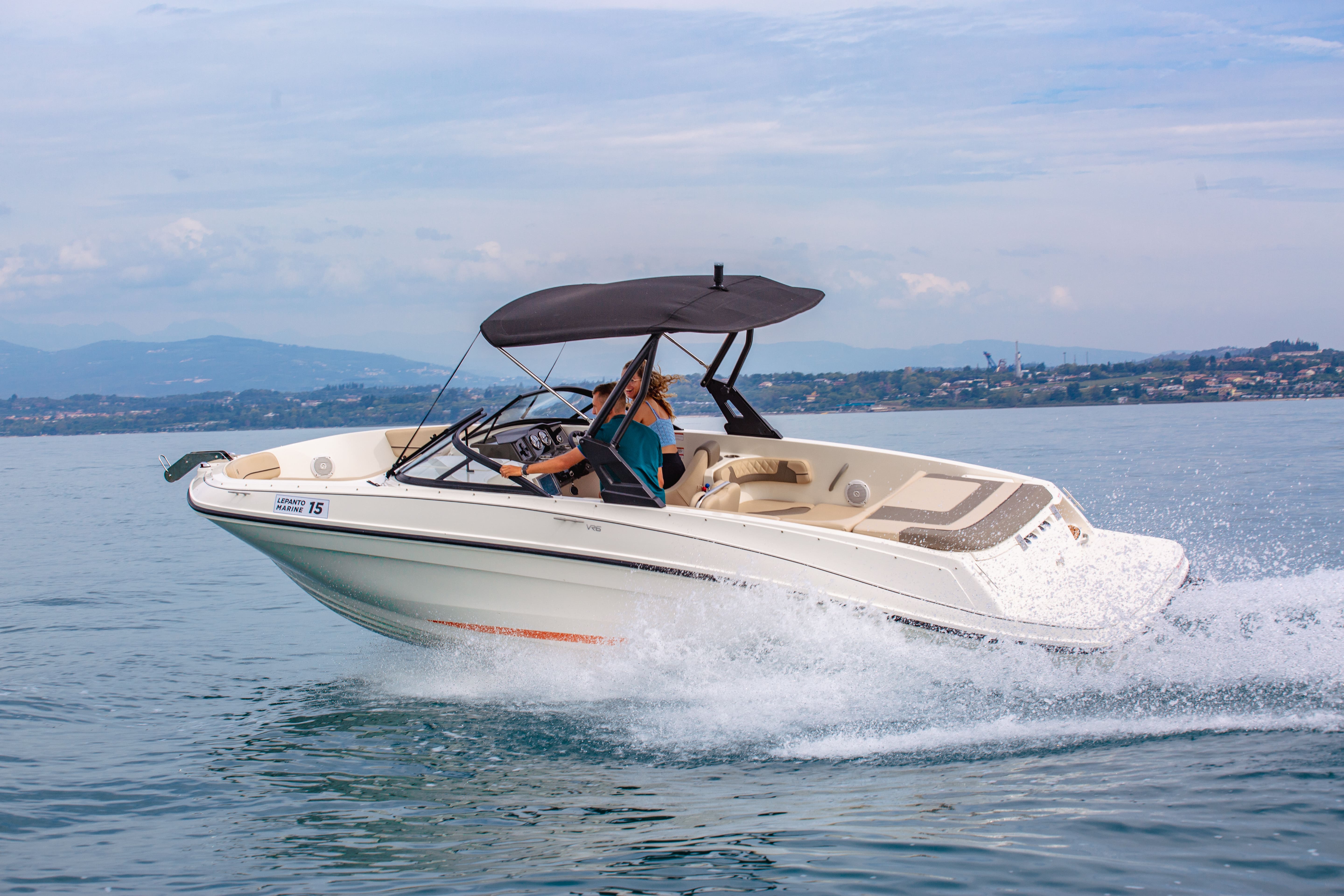 Bayliner VR6 -Peschiera-